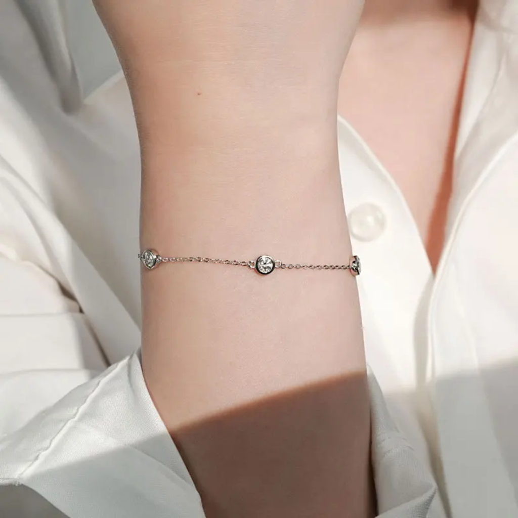 Sparkling Moissanite Bezel Station Chain Bracelet – 925 Sterling Silver Dainty Adjustable Heart Charm Wristlet